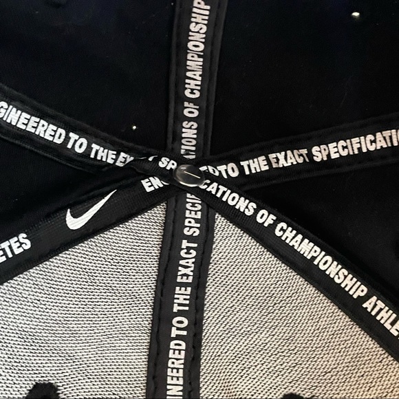 Nike True ~ Nike Air Flat Bill Snap Back Hat ~ Black/Blue - Picture 4 of 6